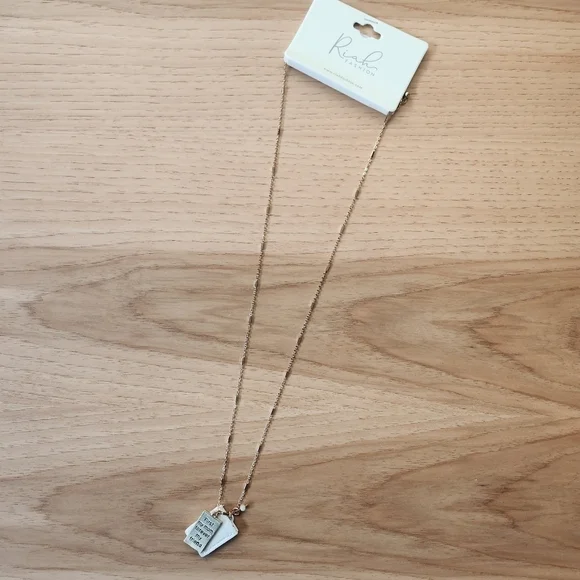 FIRST MY MOM FOREVER MY FRIEND LONG NECKLACE - NEW IN PACKAGE - GOLD TONE - Picture 5 of 6